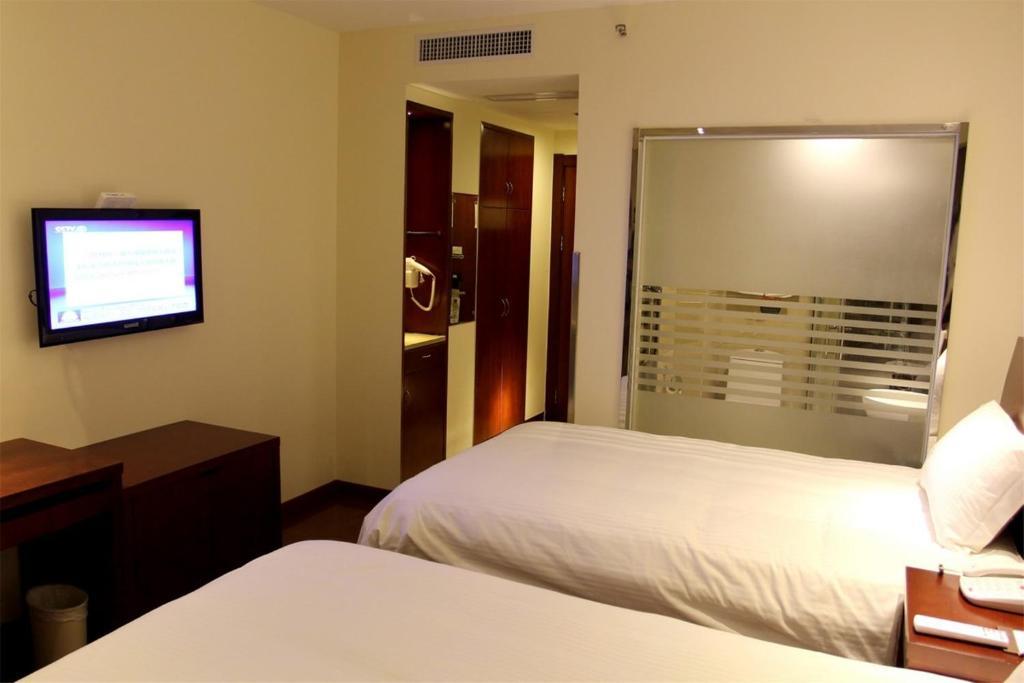 Greentree Inn Yiwu International Trade City Hotel Номер фото