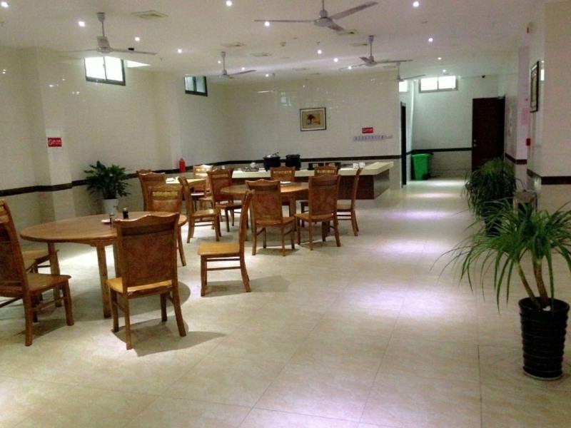 Greentree Inn Yiwu International Trade City Hotel Экстерьер фото